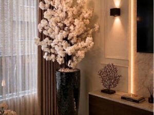 Witte Bloesem met Witte Schelpvaas